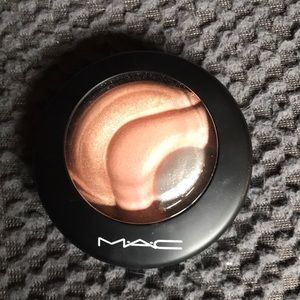 MAC cosmetics bronzer-highlighter-blush
